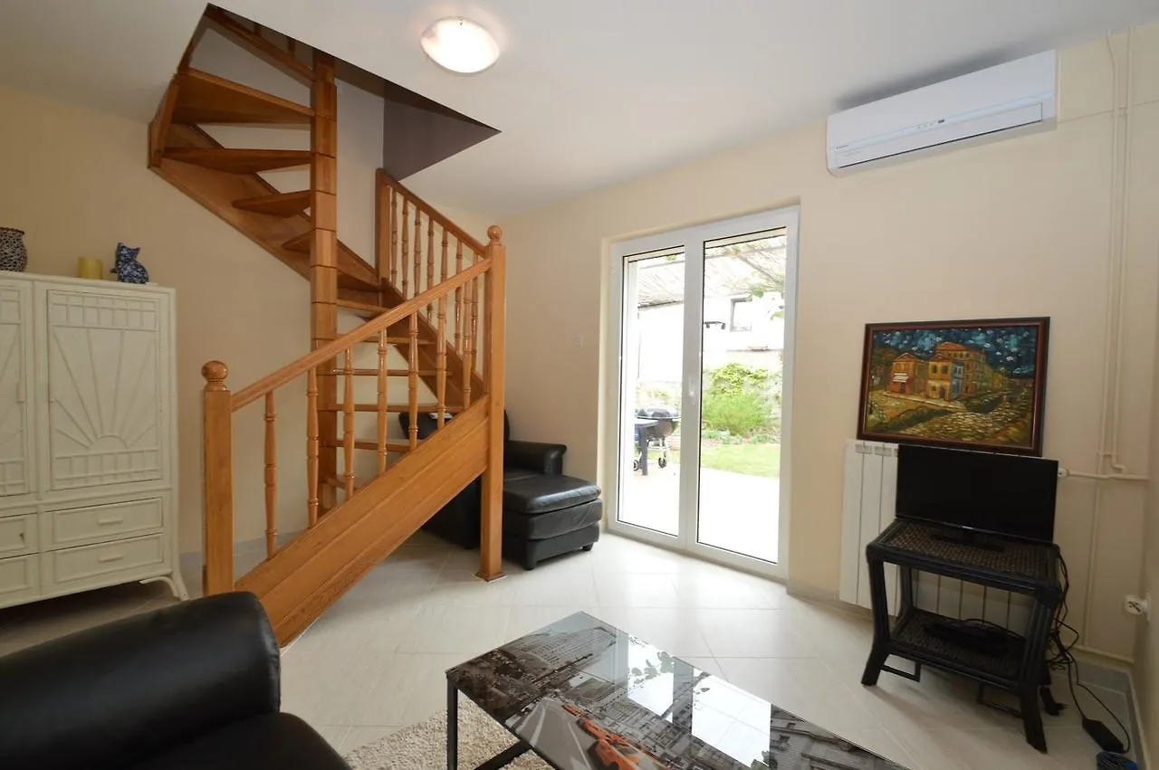 Apartment With Garden - Ana 1 木洛希尼 克罗地亚