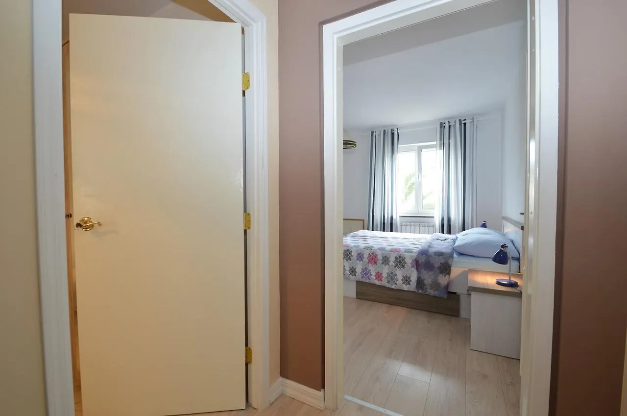 Apartment With Garden - Ana 1 木洛希尼